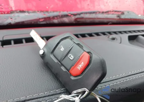 2020 Jeep Wrangler Unlimited Sahara 4X4 z USA, uszkodzony, nr VIN 1C4HJXEN5LW136817